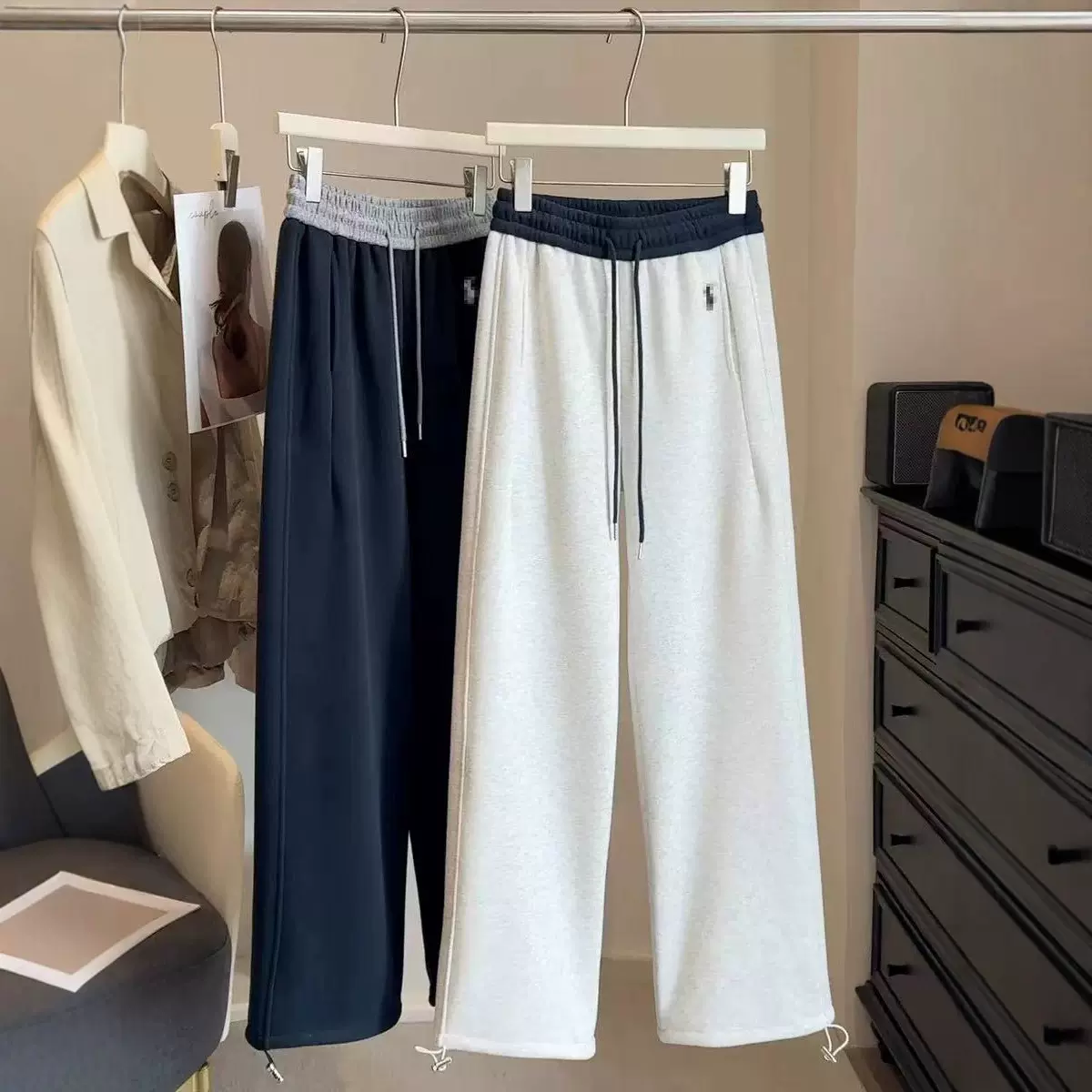 高端欧货冬新款刺绣拼色抽绳松紧高腰显瘦加绒宽松阔腿卫裤女