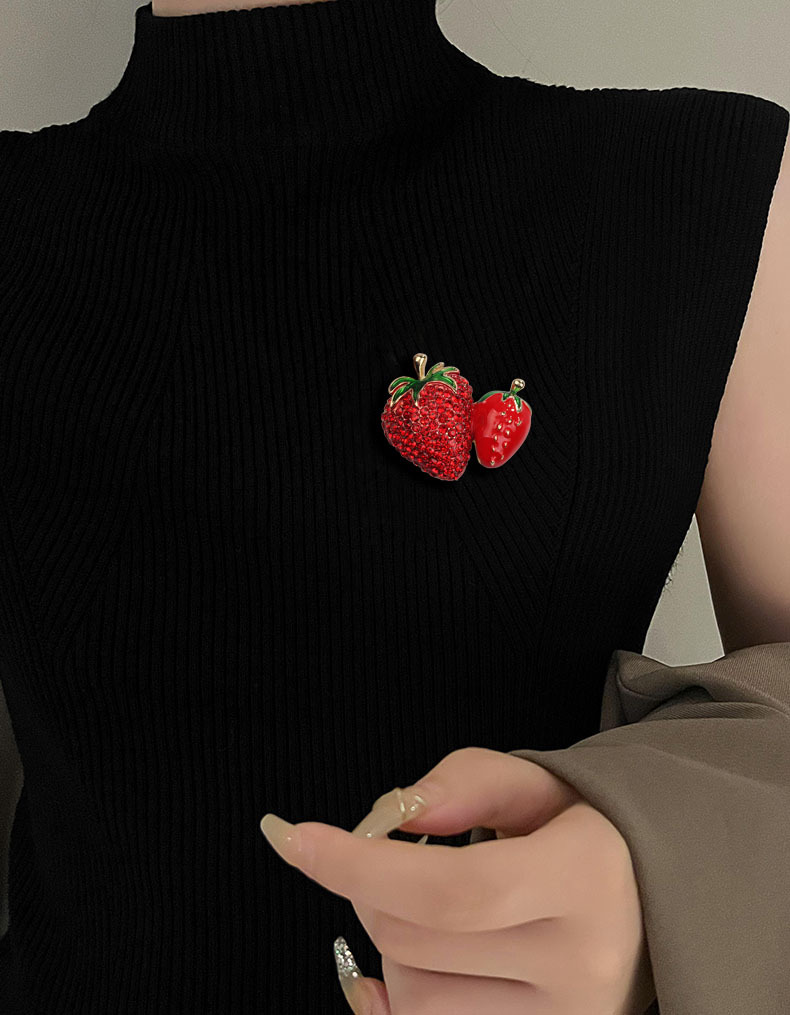 16g Weight Brooches Classification Holiday, Daily Occasion Rhinestone Material Strawberry Pattern All Seasons Season Women's Gender Plating Design Retro, Shiny Style Retro Shiny Pin Strawberry Rhinestone Plating Women's Brooches 1