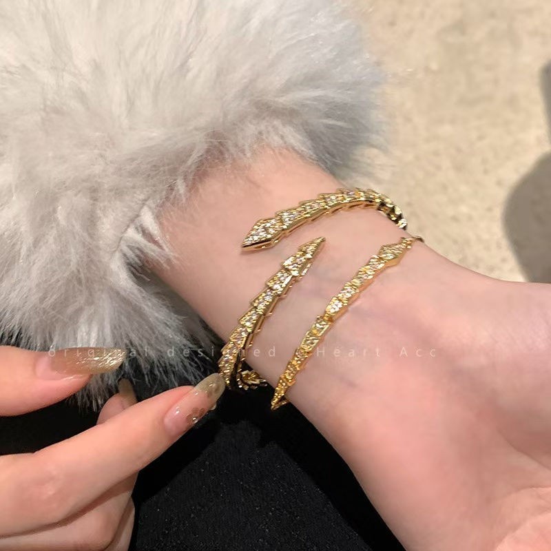 【コーナーバージョン】宝家蛇形満ドリルブレスレットバラ金に蛇骨手環バレンタインデープレゼント520