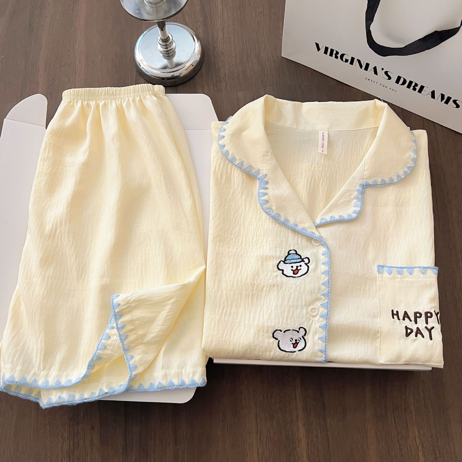 Al por mayor transfronterizo nueva nube de algodón crescente perro manga corta pantalones cortos pijama conjunto de mujeres de verano dulce cardigan ropa para el hogar