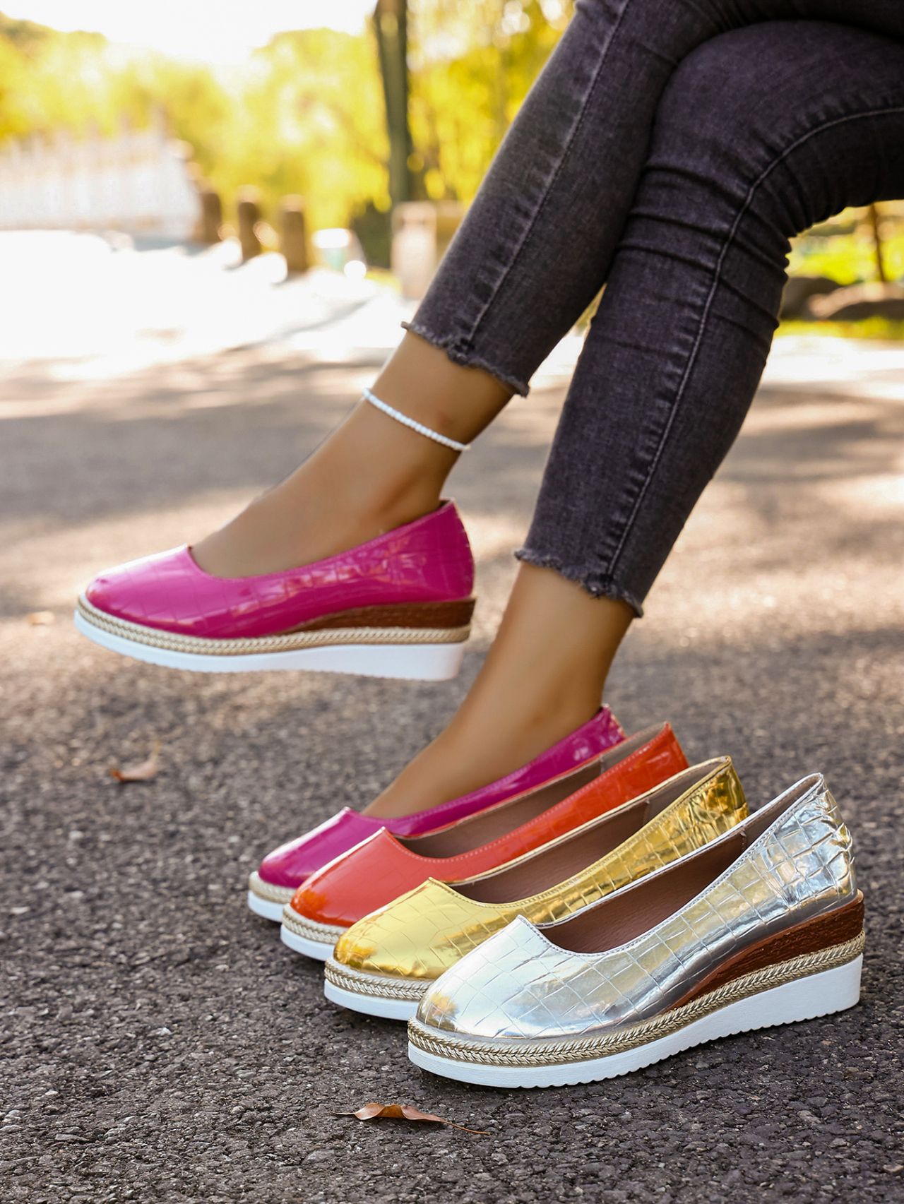 Damen Slipper Mit Plateausohle Und Rundem Zehenbereich Schwarz_voghion.com