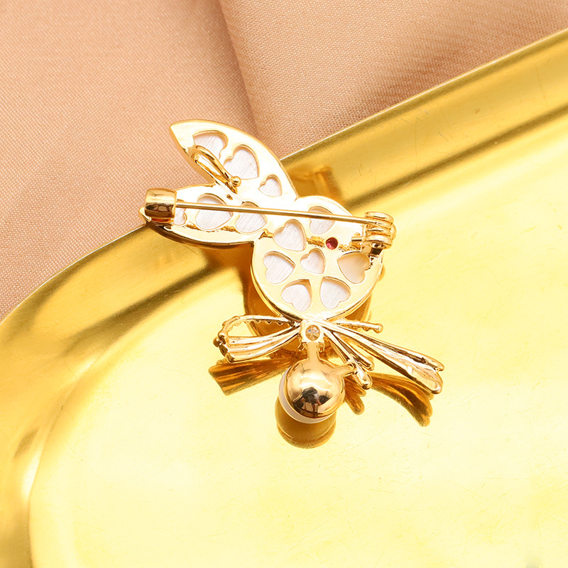 Natural de agua dulce perla broche lindo conejo versátil elegante traje accesorios ramillete Nueva joyería 18K chapado en oro
