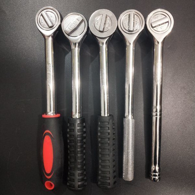 1/2圆头大飞棘轮扳手套筒扳子机修铁柄蓝黑柄手动扳手一把包邮