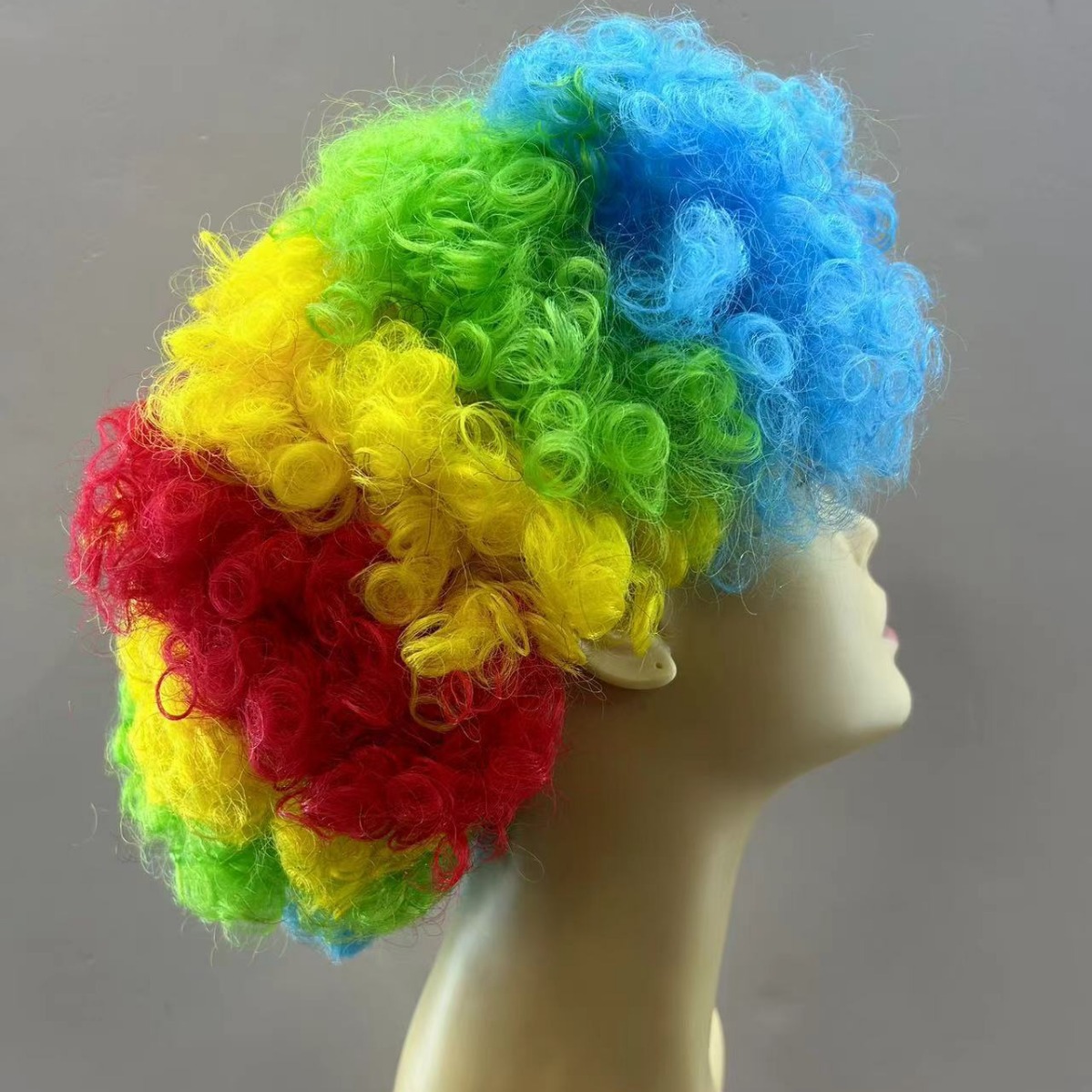 Venta al por mayor transfronteriza colorida cabeza explosiva rizada fan Copa del mundo Copa de Europa cubierta de peluca en stock