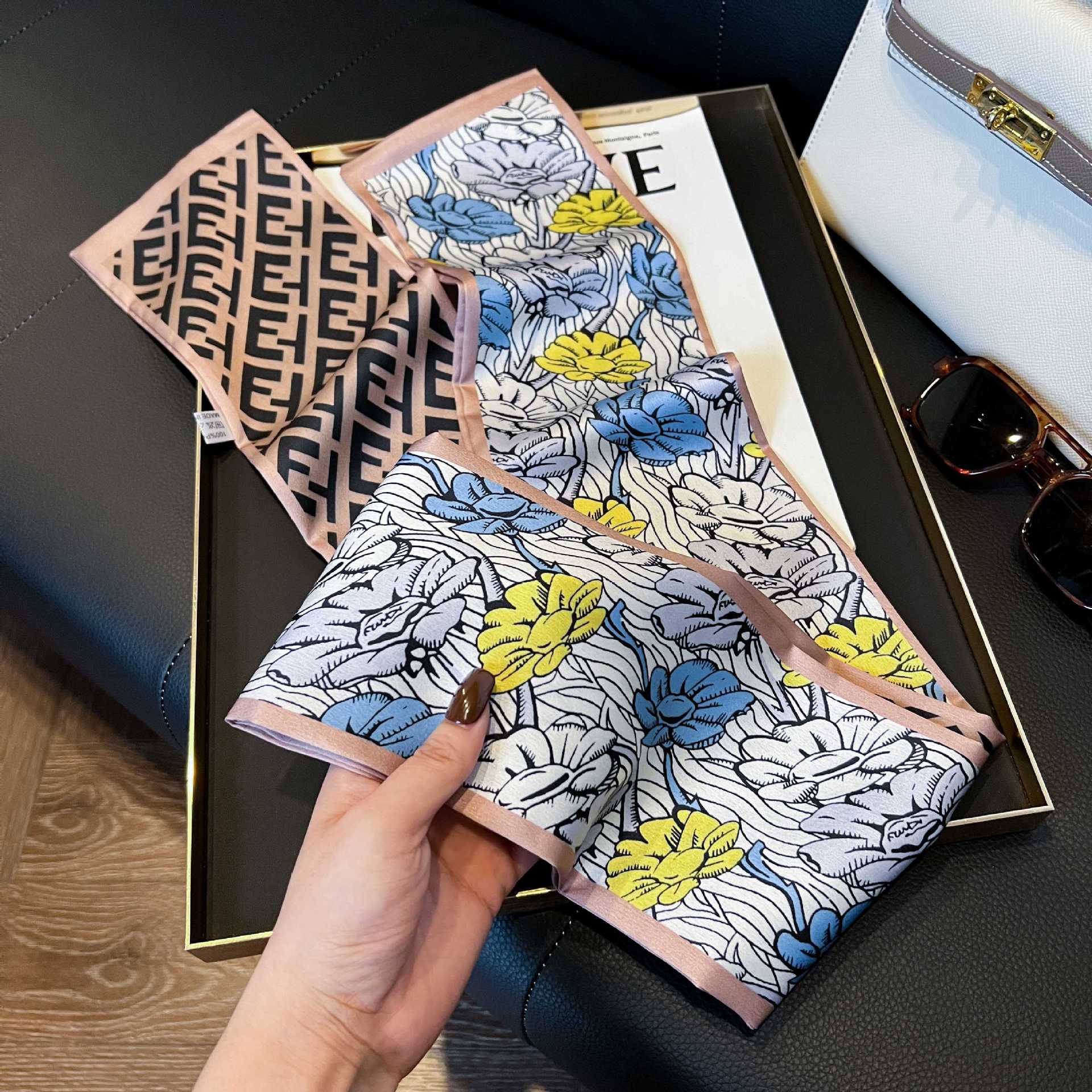 Nueva bufanda de seda pequeña banda larga estrecha para el cabello mujer estilo primavera y otoño moda madre bufanda estilo verano estilo fino serpentina bufanda al por mayor