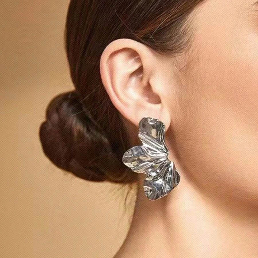 Vintage Leaf Stud Earrings For Women In Titanium Steel_voghion.com