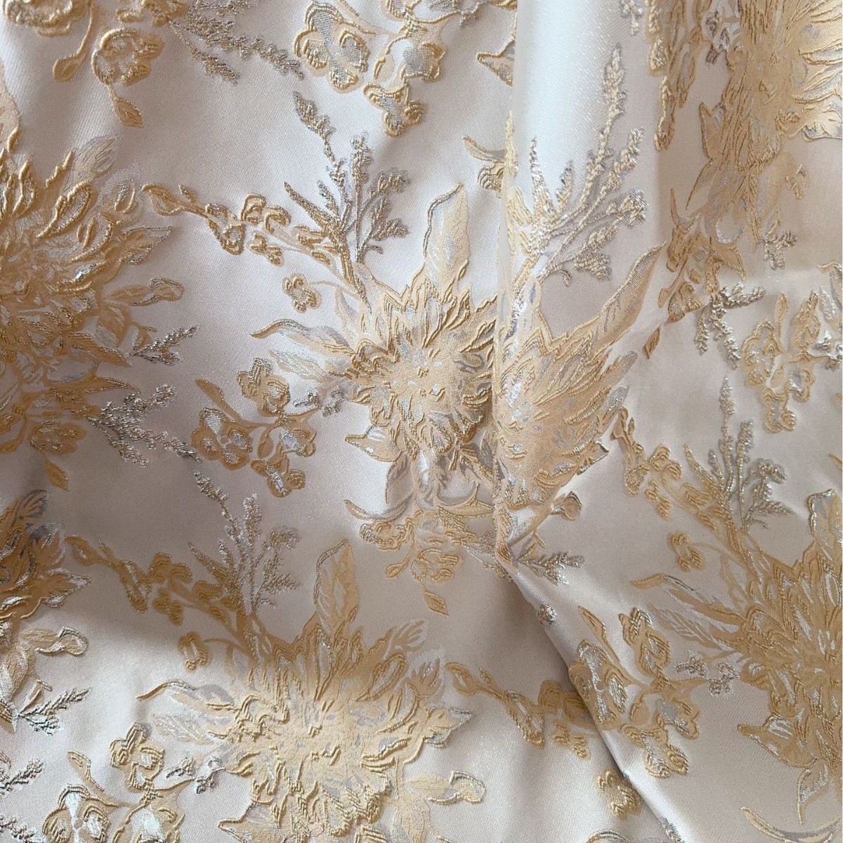 时尚浮雕织银提花面料 马甲连衣裙旗袍马面裙面料抱枕箱包