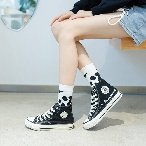 Socks for women, black and white versatile cotton mid-calf women's socks, INS cow pattern trendy socks, pop style personalized couple socks