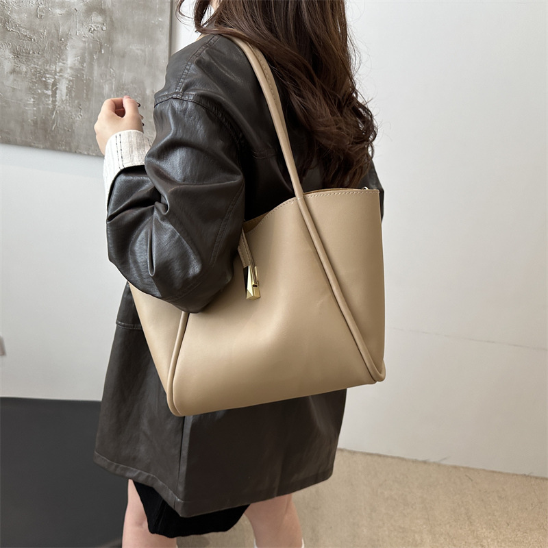 Bolso de gran capacidad para mujeres 2024 otoño invierno bolso de mujer bolso de hombro bolso de viaje bolso para niños bolso de alta calidad retro simple bolso de tote
