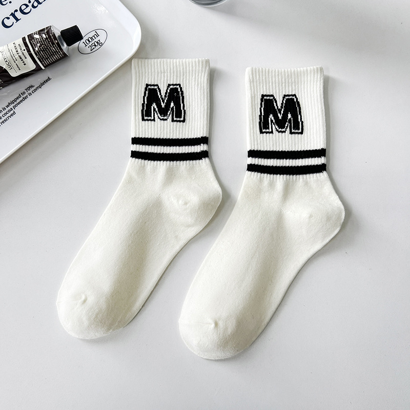 Calcetines de primavera, Otoño e Invierno calcetines de mujer a media pierna de mujer de color sólido calcetines de algodón a rayas en blanco y negro calcetines de algodón casuales deportivos
