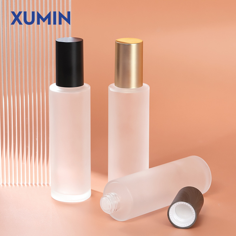 Xumin Cosmetic embalaje 100ml botella de toner de vidrio esmerilado 120ml botella de limpiador de maquillaje mate botella de tapa atornillada
