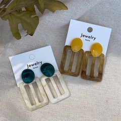 时尚通勤个性镂空方形撞色耳环女港风高级感设计气质耳钉树脂耳饰