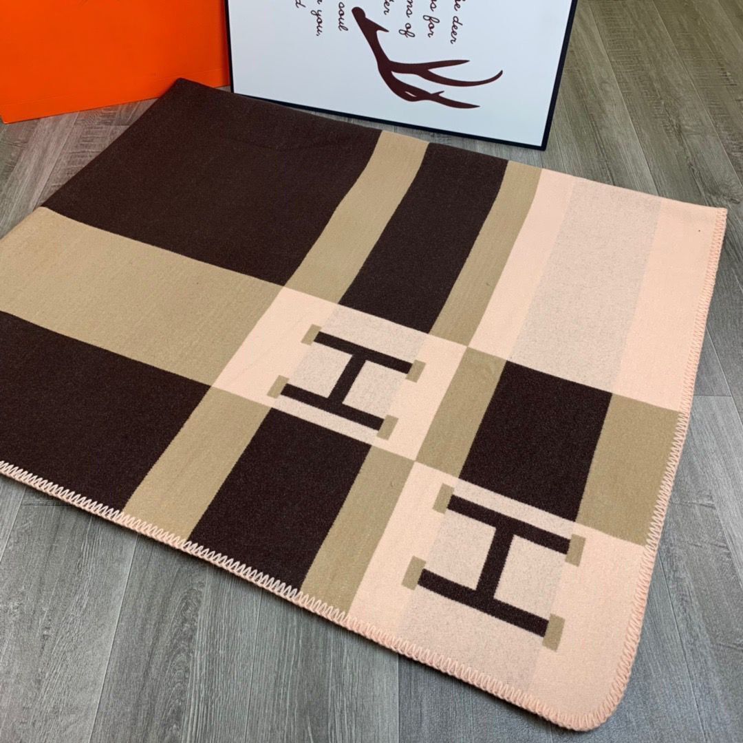 Quilt H Buchstabe Kaschmirschal Kleine Zeiten Gleicher Stil Nickerchen Verdickte Klimaanlage Abdeckung Decke Sofakissen