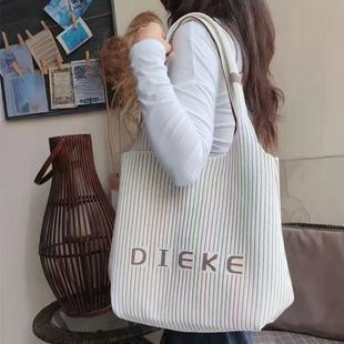 Ůʿ��������e�羳�������ĸ����������Ů���ذ�ᘿ��ٴ�μ��