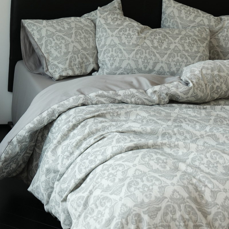 Luz de lujo de alta calidad algodón de tres capas de hilo de cama de polidor de cuatro piezas de sábanas de algodón de tres piezas de ropa de cama de otoño y invierno