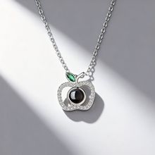 �羳100�N�Z��ƽ��������ͶӰ����ŮС���}�Q�Y���i����ʯ