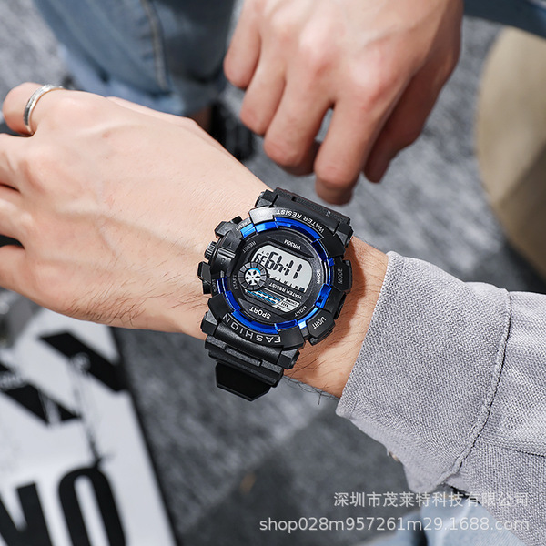 waterproof fashionable digital watch for men and women