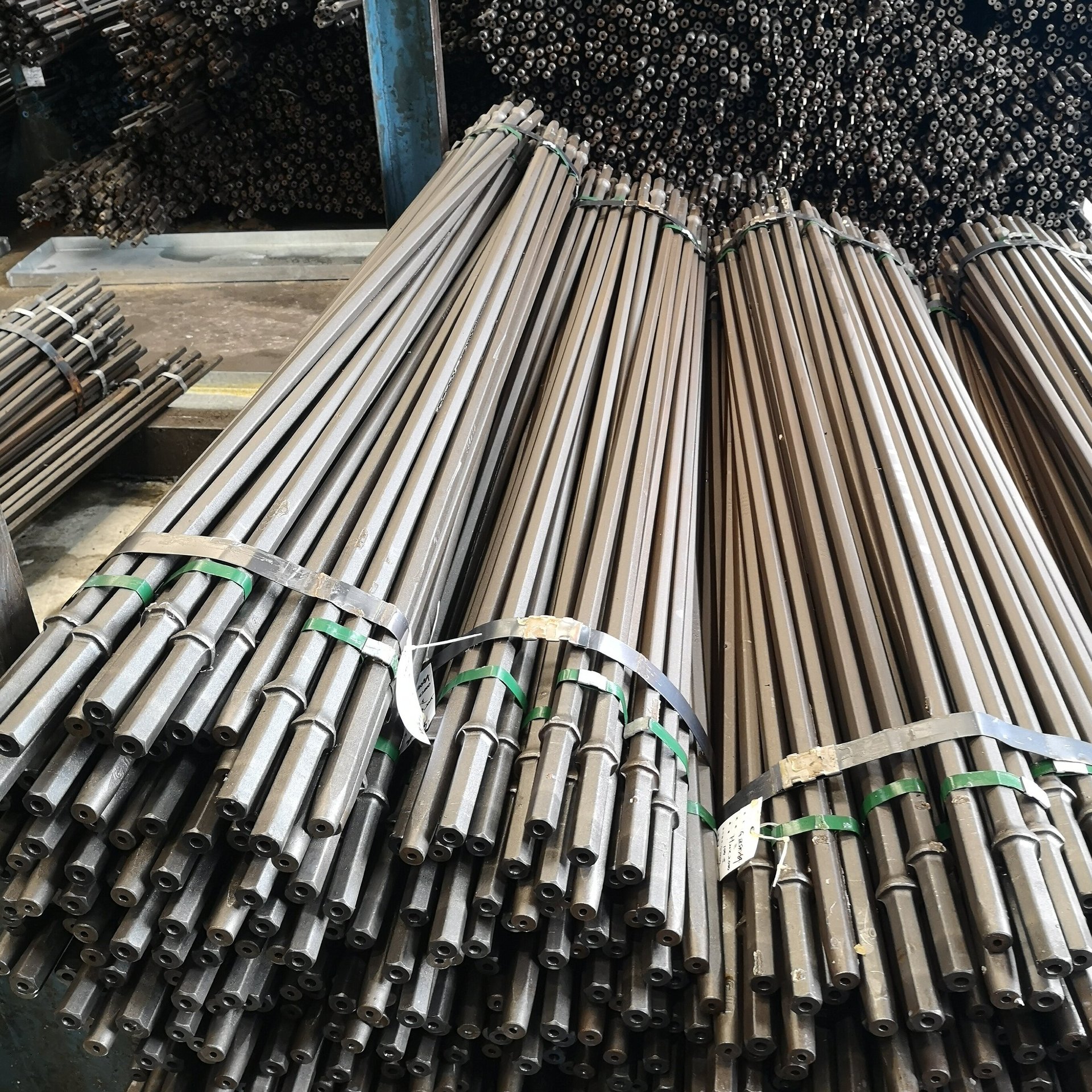 Guigang B22 general soldadura G1G2G3 alta calidad soldadura varilla de perforación de roca de perforación de roca YT28 para ingeniería de minería