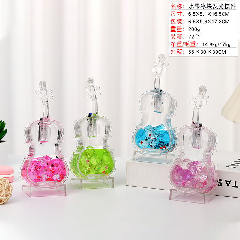 빛나는 바이올린 과일 얼음 조각