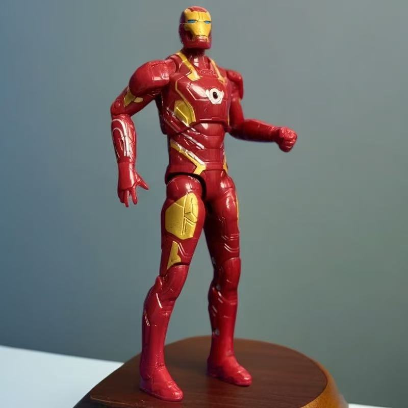 アベンジャーズフィギュアキャプテンアメリカスパイダーマンアイアンマンレッドジャイアントライトレス人形モデル装飾品卸売|undefined