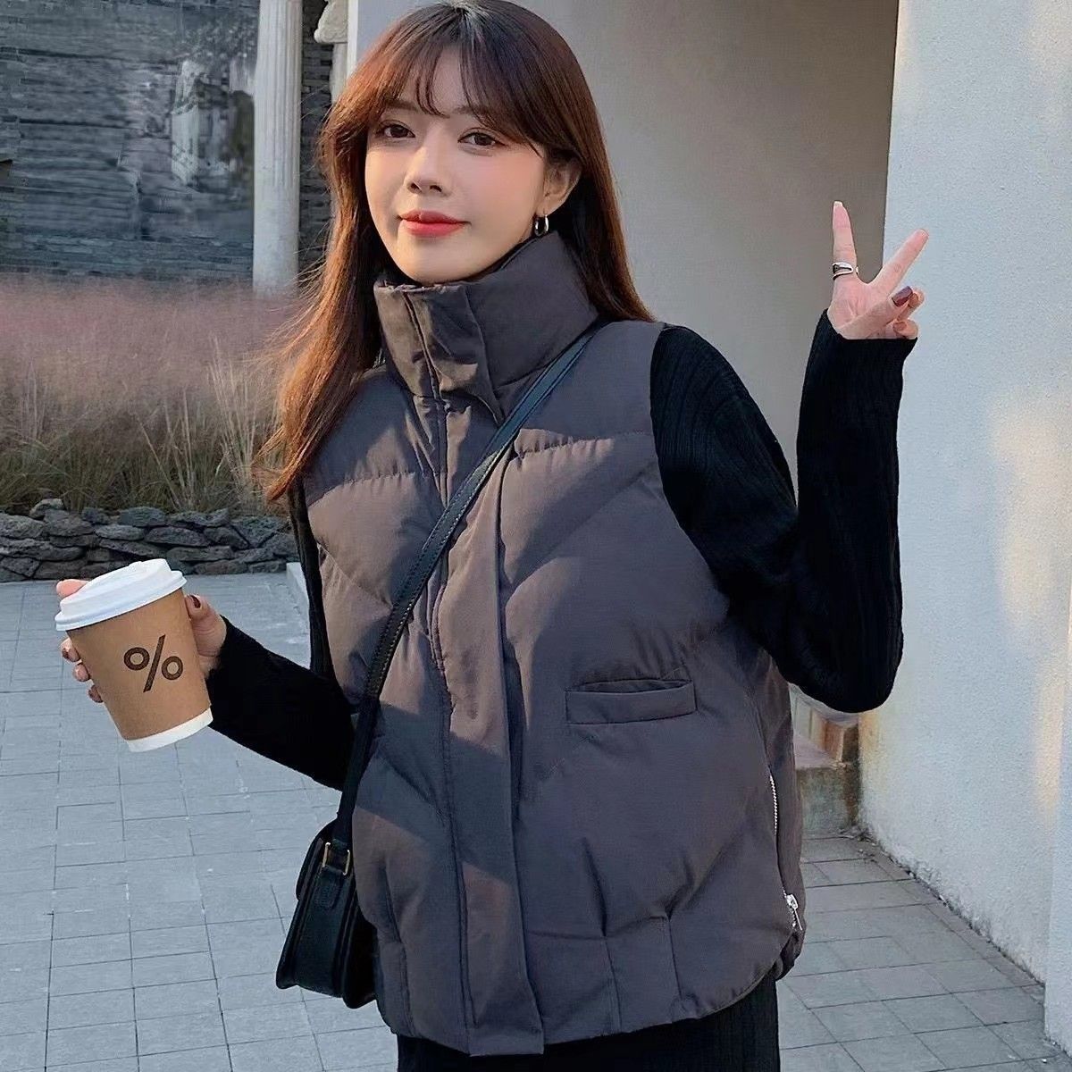 New 2023 Autumn and Winter Down Cotton Vest Women's Short Fashion Fashionable Loose All-match Small Slim Vest