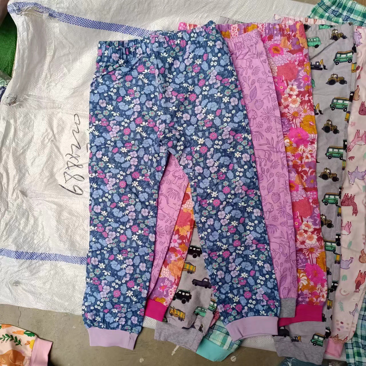 Ropa para niños europeos y americanos solteros grandes niños 23 nuevos hombres y mujeres de algodón de dibujos animados pantalones de franela pantalones de pijama image 5