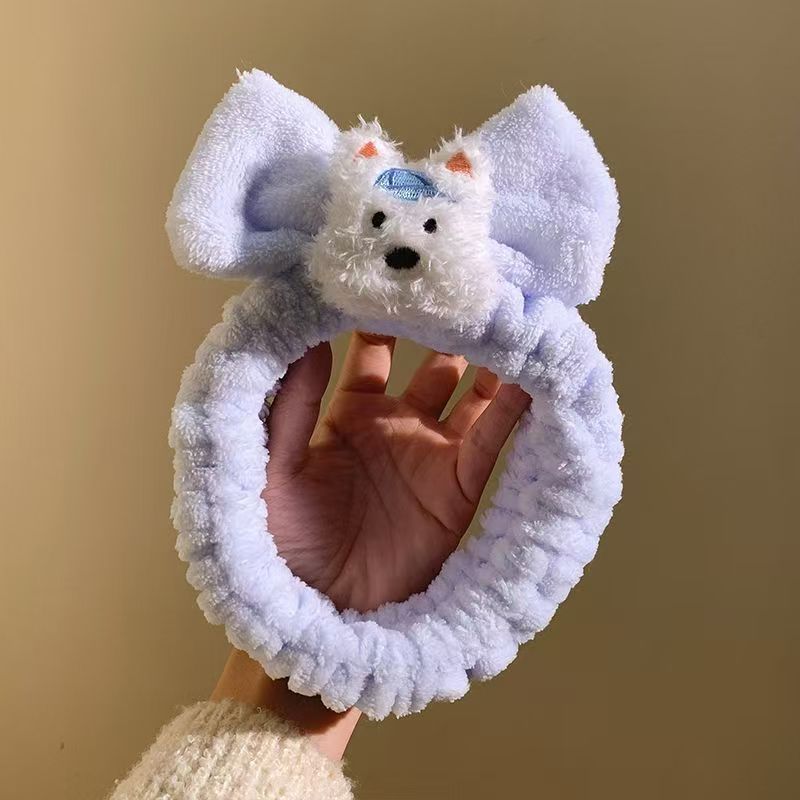 西高地の子犬のぬいぐるみのヘアバンドは顔を洗って化粧します。|undefined
