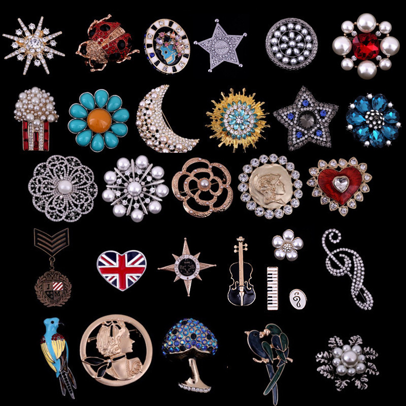 New Fashion Retro Brooch Pearl Moon Gemstone Metal Accessories European and American Versatile Brooch Corsage Cross-Border Wholesale