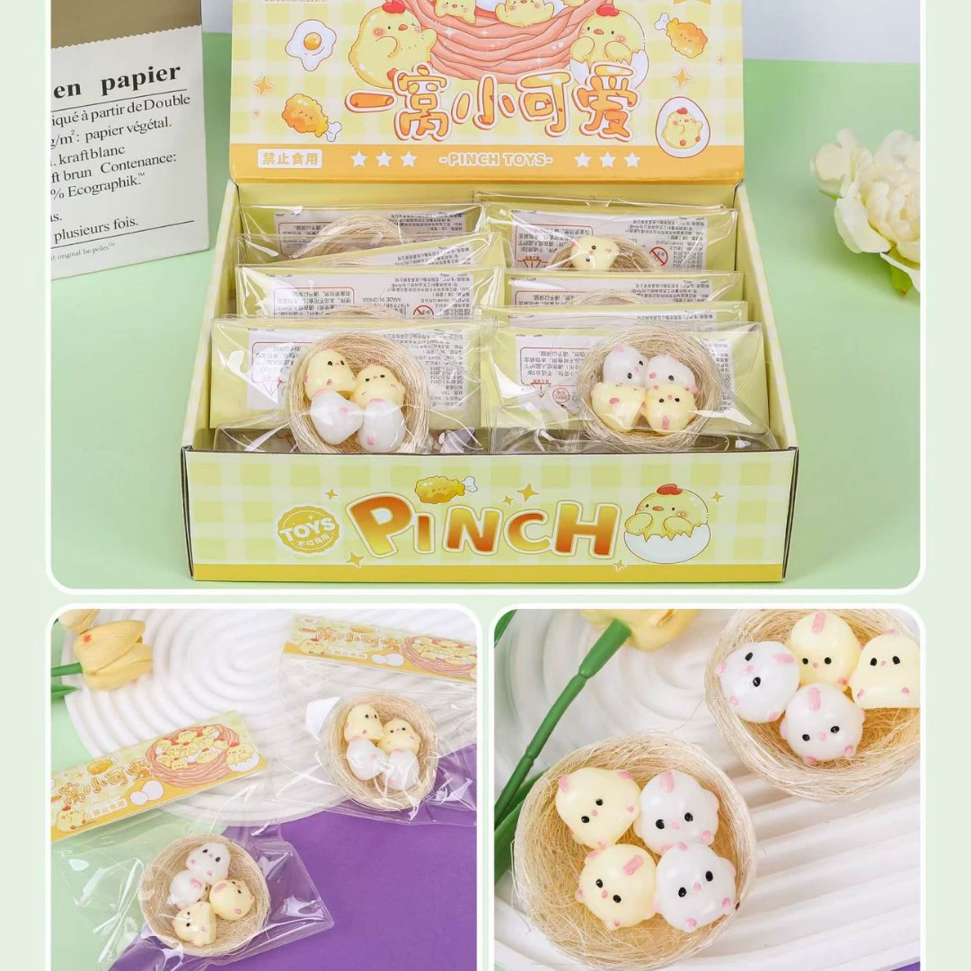 Маленькая красная книга взрывает гнездо цыплят, чтобы выпустить и снять милую форму