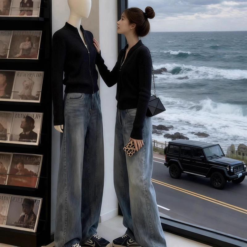 A Complete Set of Autumn Clothing with a Loose Waist and Slimming Black Knitted Sweater Cardigan and Jeans Suit