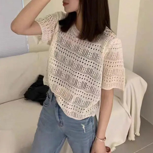 Crochet Hollowed-Out Short-Sleeve Women's Summer Design-Driven Niche Top: Lightweight, Solid-Color Knitted Blouse—A Trendy Choice
