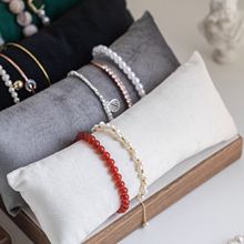 小枕头首饰手串展示架柜台手链绒布展示道具皮面头绳海棉手镯架