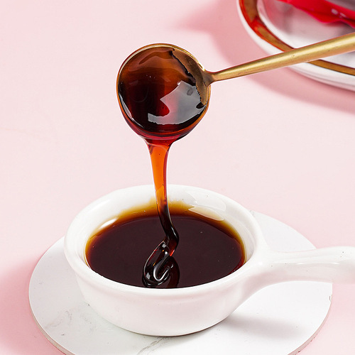 A spoon of hawthorn extract, a bottle of hawthorn paste, malt hawthorn chicken golden seed paste, nourishing hawthorn six herbs drink, children's meal.