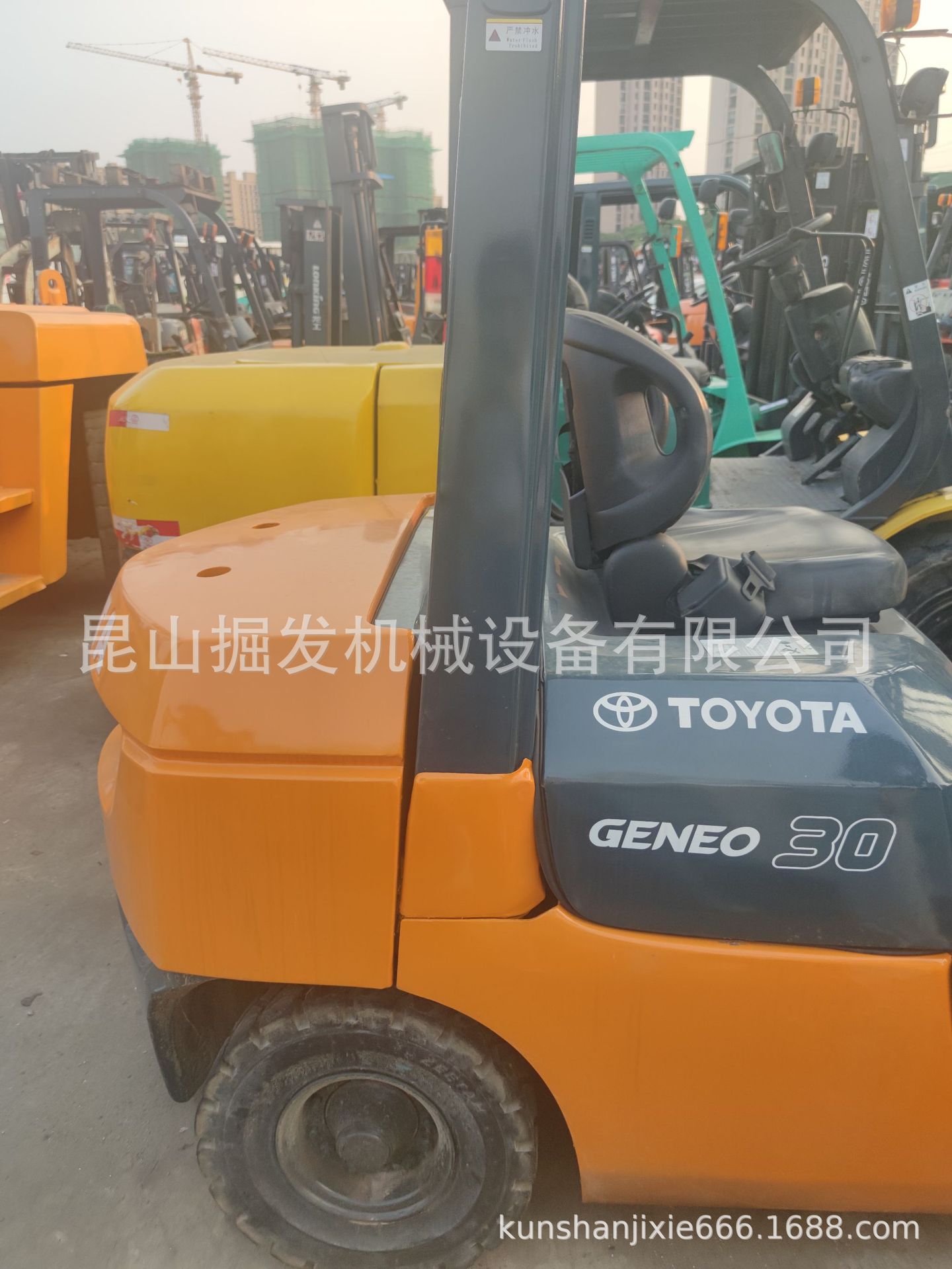 丰田 3吨座驾式柴油叉车内燃液压3吨叉车搬运车 二手