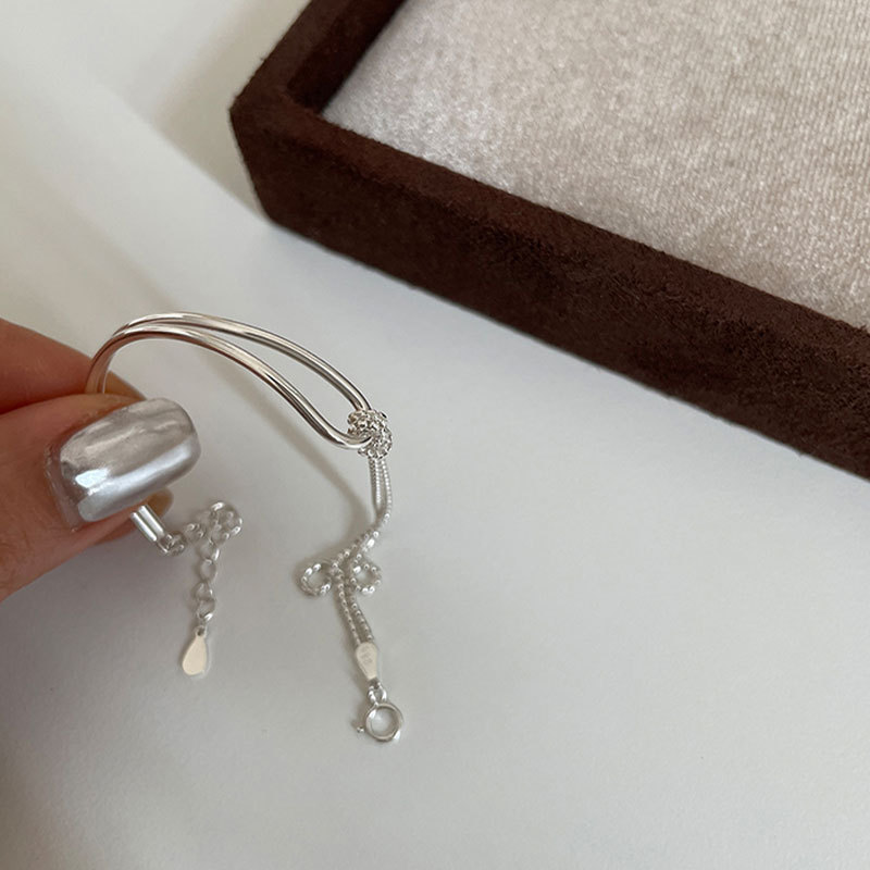 Minimalističen dizajn, zavezana srebrna modna in ležerna zapestnica za ženske v letu 2024, nova korejska zapestnica v stilu East Gate Instagram, niša_voghion.com