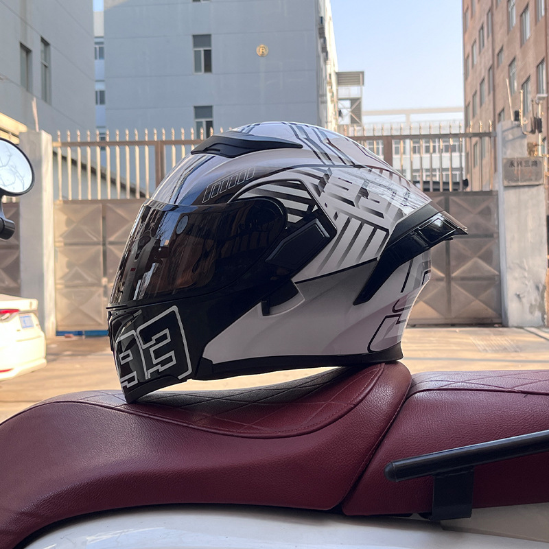 Cuatro estaciones coche eléctrico casco de seguridad cola grande superficie expuesta Jiekai 3C certificado casco de la motocicleta casco completo de la motocicleta de los hombres personalidad