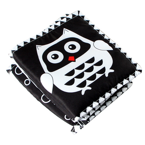 Baby bedside cloth book black and white cartoon animal bed hanging anti-kicking baby bedside baby toy