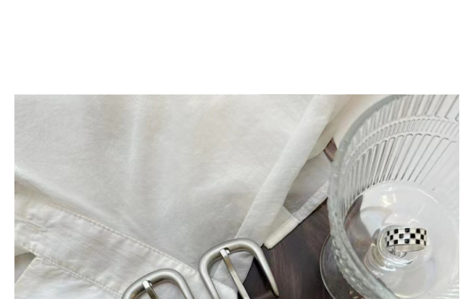 Cinto feminino com fivela prateada, acessório de cintura_voghion.com