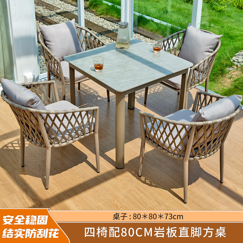 Muebles de exterior Patio Villa Ocio mesa y silla de ratán nórdico balcón al aire libre patio neto plástico rojo mesa de madera y silla