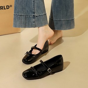 836-17 French style high-end lacquered leather one-piece buckle with raised middle heel and side bow, square toe single 