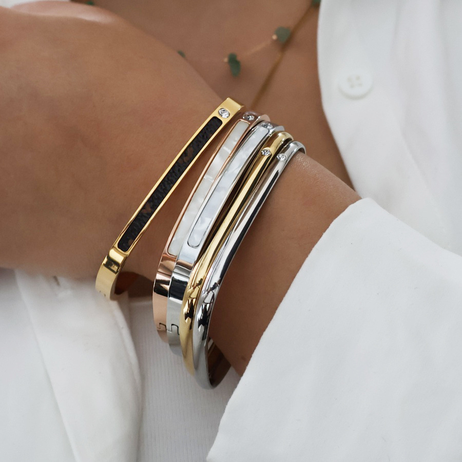 Retro Classic Style Square 304 Stainless Steel 18K Gold Plated Shell Bangle In Bulk display picture 11