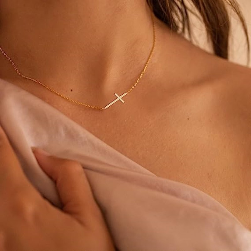 Cuban schakelketting met kruis hanger voor dames van staal_voghion.com