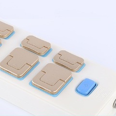 China Domestic Silver and Gold Anti-Electrification 2-Outlet 3-Pin Child Power Socket Cover Socket Child Protection Cover