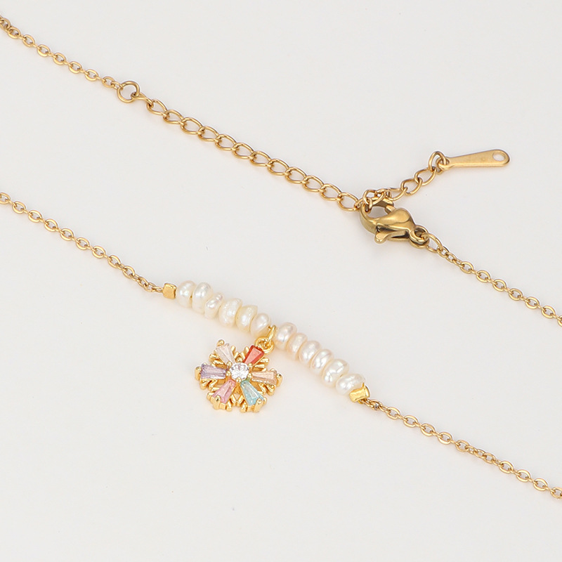 Simple Style Flower Copper Inlay Artificial Pearls Zircon Pendant Necklace 1 Piece