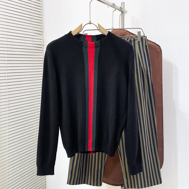 2026 Spring and Autumn New Men's Red and Green Contrast Striped Crew Neck Knit Sweater Loose Casual Fashion Top 2026 Spring and Autumn New Men's Red and Green Contrast Striped Crew Neck Knit Sweater Loose Casual Fashion Top