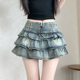 女式针织衫;半身裙;毛衣