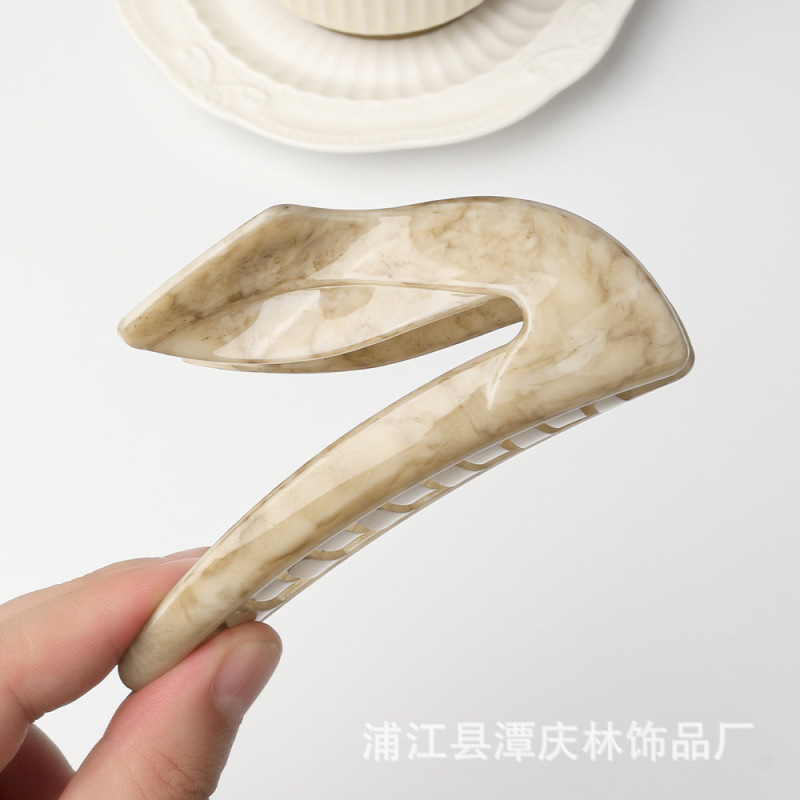 2025新款小众Z字形抓夹女高级感水花纹大号鲨鱼夹后脑勺盘发发饰|undefined