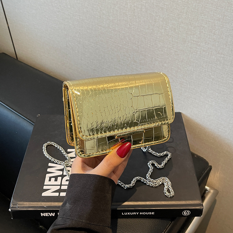 Mini bolso pequeño de charol para mujer 2025 nuevo bolso cuadrado pequeño de sentido avanzado de la moda bolso cuadrado pequeño de mensajero de cadena con patrón de piedra