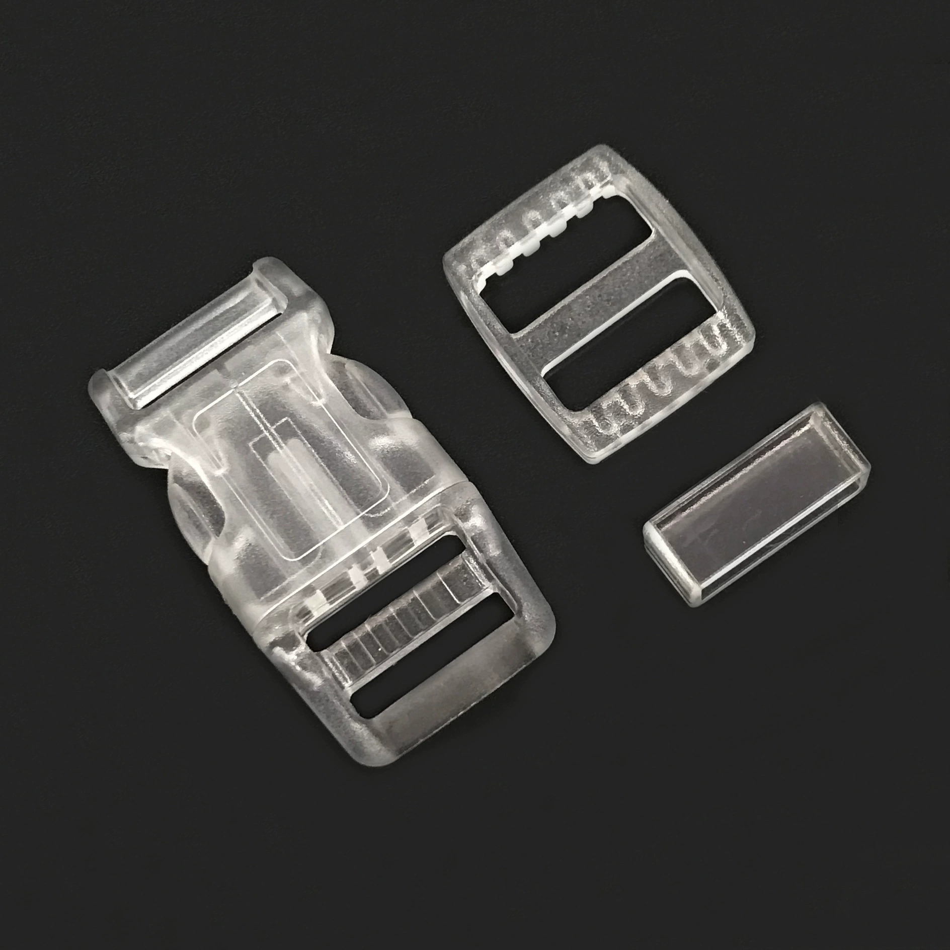 Прямые поставки с завода: прозрачные пряжки, пластиковые пряжки для поводков и шлейок для животных, пряжки для сумок и рюкзаков.