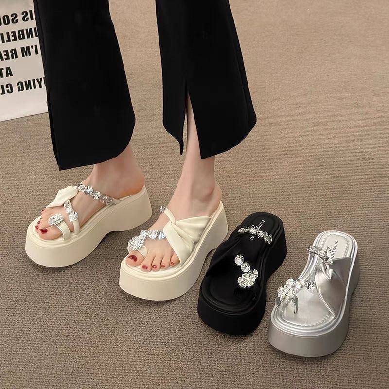 Thick-Soled Platform Soft-Soled Non-Slip High-Bottom Super Hot Sandals Internet Celebrity Slippers Women's Summer Outer Wear Fashion 2025 New Style